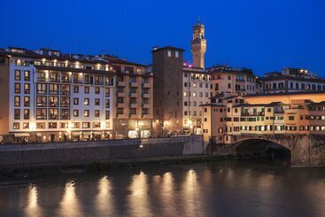 هتل Portrait Firenze  Lungarno Collection