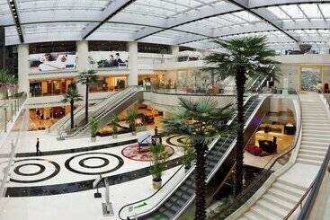 هتل Pullman Guangzhou Baiyun Airport   Canton Fair Free Shuttle Bus & Official Registration Agency