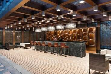 هتل Pullman Guangzhou Baiyun Airport   Canton Fair Free Shuttle Bus & Official Registration Agency