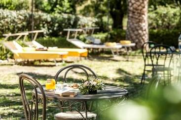 هتل Relais Abbazia Santa Anastasia Resort & Winery