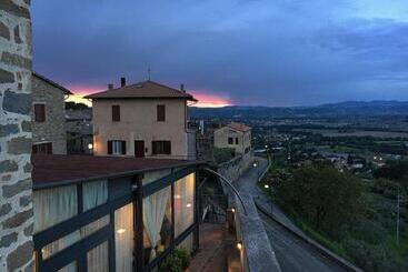 هتل Relais La Corte Di Bettona