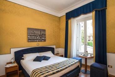 هتل Ih S Piazza Di Spagna View Luxury Guest House