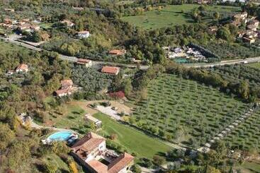 هتل Villa Arcadio