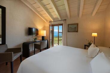 هتل Villa Arcadio