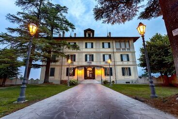 هتل Villa La Bollina
