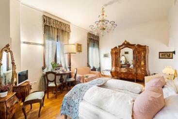 هتل Villa Pambuffetti