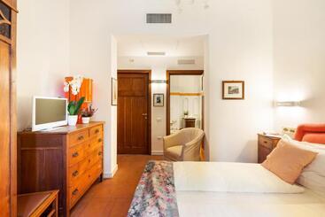 هتل Villa Pambuffetti