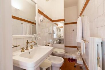 هتل Villa Pambuffetti