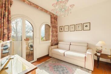 هتل Villa Pambuffetti