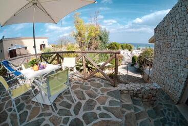 هتل Villaggio Cala Mancina
