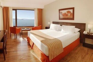 Xelena Hotel & Suites
