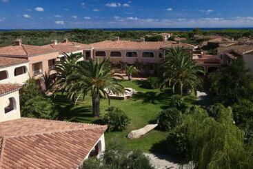 I Giardini Di Cala Ginepro Hotel Resort