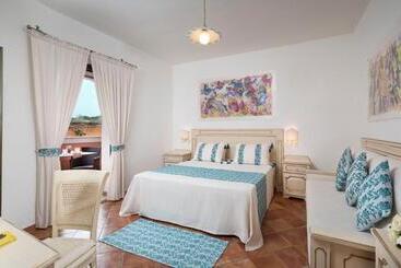 I Giardini Di Cala Ginepro Hotel Resort