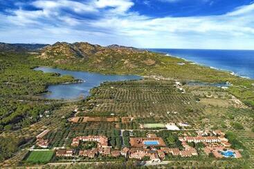 I Giardini Di Cala Ginepro Hotel Resort