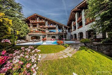 Relais Mont Blanc Hotel & Spa