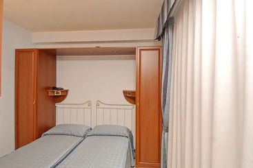 White Palace Hotel & Residence