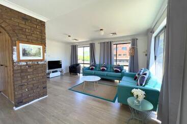 Albury Garden Court Motel
