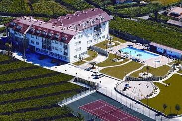 Apartamentos Dena