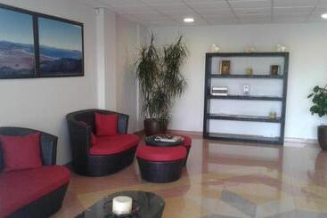 Apartamentos Dena