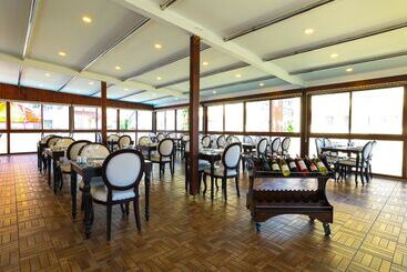Crystal Aura Beach Resort & Spa   Ultimate All Inclusive