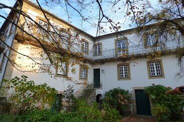 هتل Casa Das Tilias   Historic House