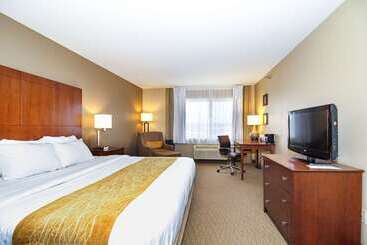 هتل Comfort Inn & Suites East Moline Near I 80