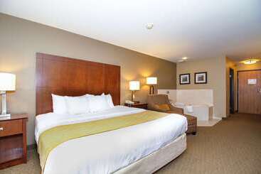 هتل Comfort Inn & Suites East Moline Near I 80