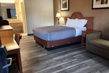 هتل Quality Inn