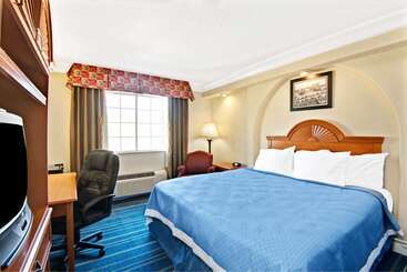 هتل Days Inn By Wyndham San Antonio Airport