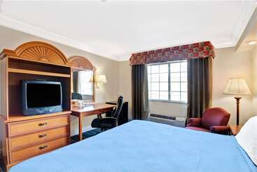 هتل Days Inn By Wyndham San Antonio Airport
