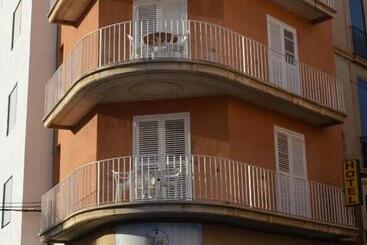 ホテル Apartaments Gesòria Porta Ferrada