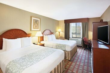 فندق La Quinta Inn By Wyndham Queens