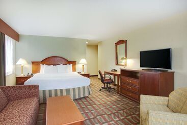 هتل La Quinta Inn By Wyndham Queens