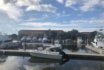 هتل La Quinta By Wyndham Charleston Riverview