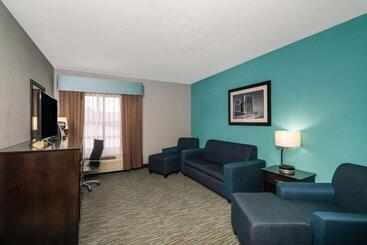 هتل La Quinta By Wyndham Knoxville East