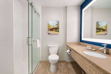 هتل La Quinta Inn And Suites By Wyndham At Watiki Waterpark