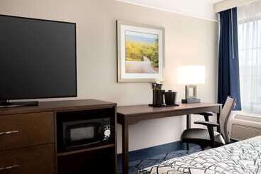 هتل La Quinta Inn And Suites By Wyndham At Watiki Waterpark