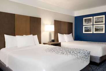 هتل La Quinta Inn And Suites By Wyndham At Watiki Waterpark