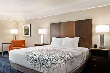 هتل La Quinta Inn And Suites By Wyndham At Watiki Waterpark
