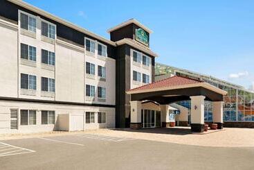 هتل La Quinta Inn And Suites By Wyndham At Watiki Waterpark