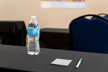 هتل La Quinta Inn And Suites By Wyndham At Watiki Waterpark