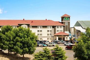 هتل La Quinta Inn And Suites By Wyndham At Watiki Waterpark