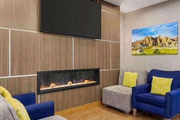 هتل La Quinta Inn And Suites By Wyndham At Watiki Waterpark