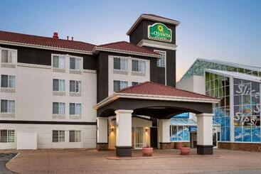 هتل La Quinta Inn And Suites By Wyndham At Watiki Waterpark