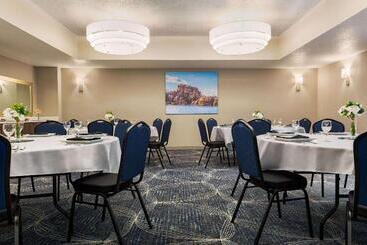 هتل La Quinta Inn And Suites By Wyndham At Watiki Waterpark