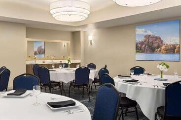 هتل La Quinta Inn And Suites By Wyndham At Watiki Waterpark