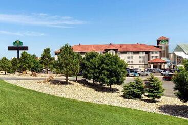هتل La Quinta Inn And Suites By Wyndham At Watiki Waterpark