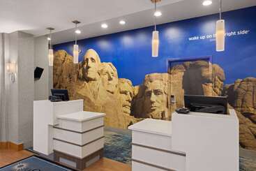 هتل La Quinta Inn And Suites By Wyndham At Watiki Waterpark