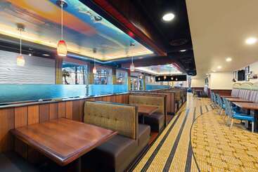 هتل La Quinta Inn And Suites By Wyndham At Watiki Waterpark