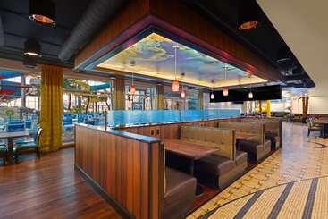 هتل La Quinta Inn And Suites By Wyndham At Watiki Waterpark
